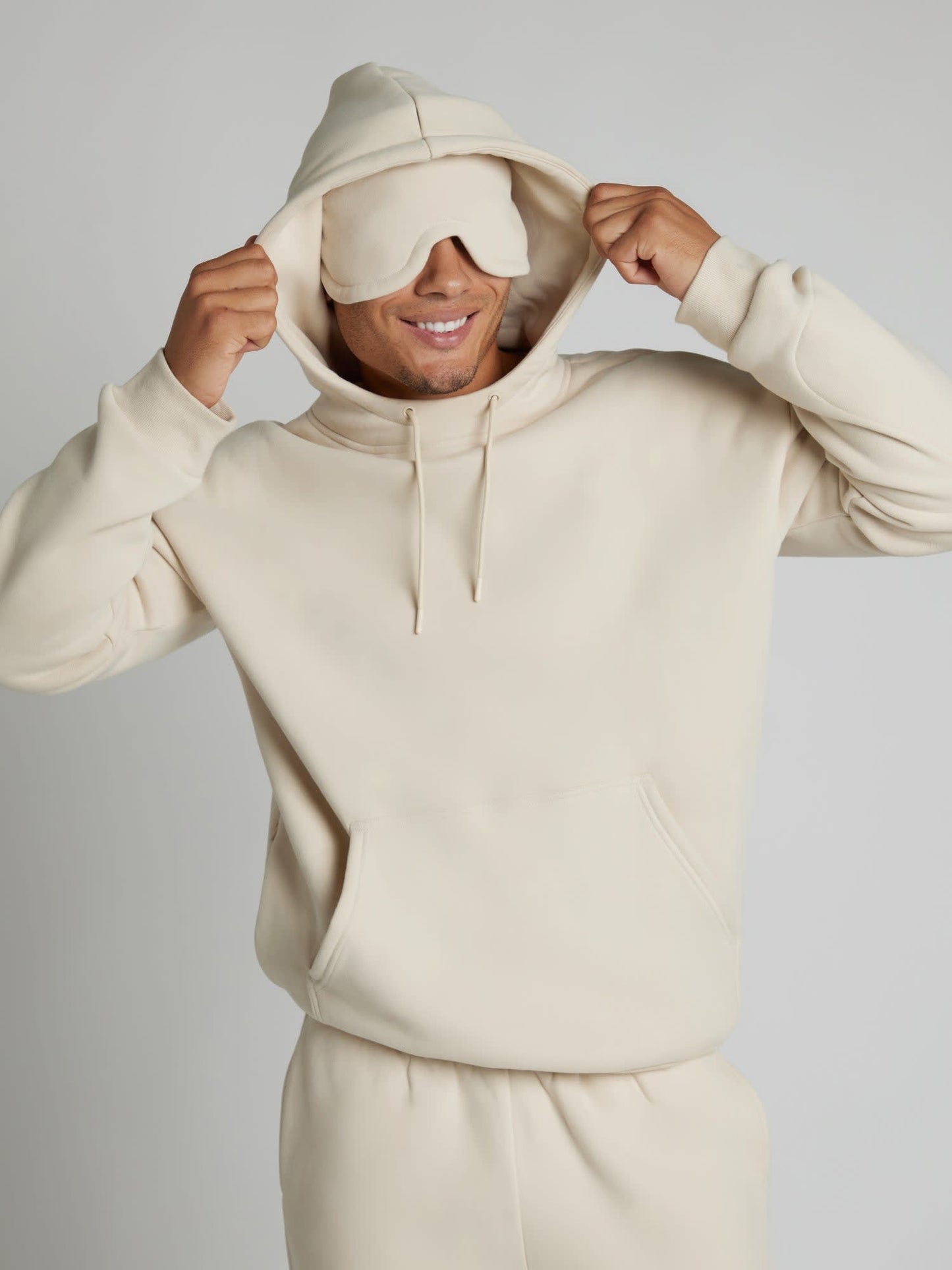 Le hoodie cocon anti-stress pour dormir partout 🤍